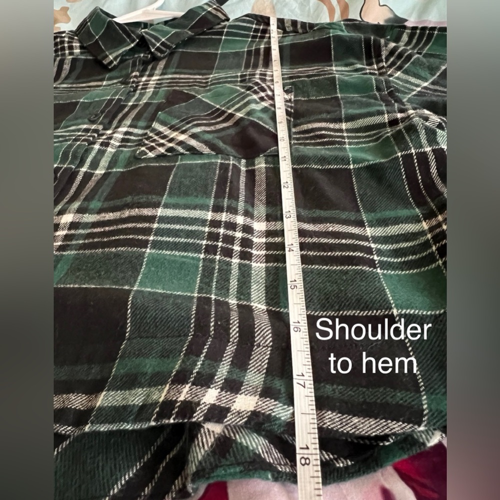 Weekends Everyday Women’s Green & Black Flannel Crop Top - Picture 8 of 9